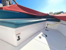 2022 Axopar 28 Cabin