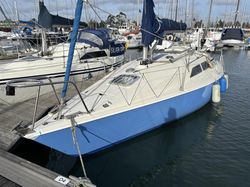 1981 Hunter Delta 25