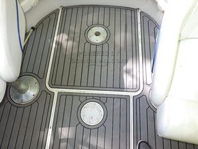 Sea Ray 230 Overnighter Motor Boat - Deck
