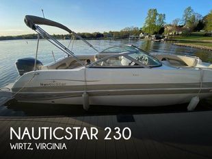 2013 NauticStar 230DC Sport Deck
