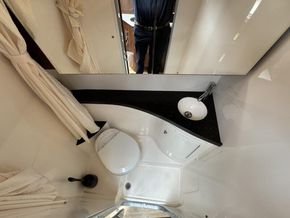 2015 Regal 28 Express 22