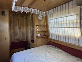 Bedroom Aft