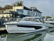 2025 Sealine S335