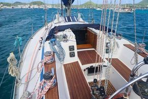Grand Soleil 39  - Companionway