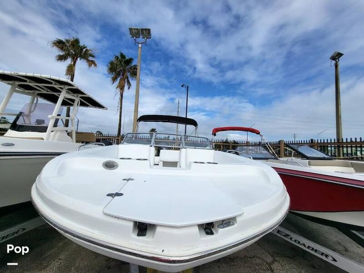 2018 Hurricane 217 sundeck