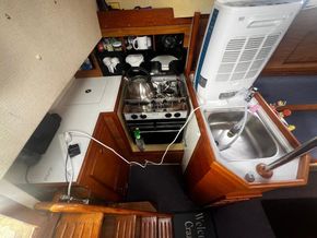 Moody 30  - Galley