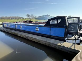 60ft Semi-Trad Narrowboat &ndash; Fully Refurbished, 2 Bedrooms