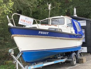 Lovely Hardy Pilot 20 SE with 2018 outboard