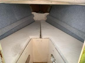 Cutlass  27  - Forward Cabin