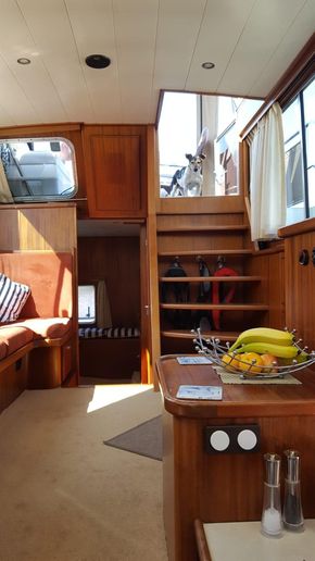 Lounge to after deck