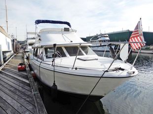 1995 Bayliner 2858 Command Bridge