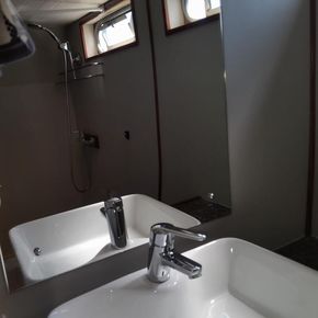 Toilet Handbasin