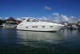 2009 Sealine SC38
