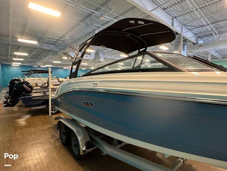 2020 Sea Ray 230 spx