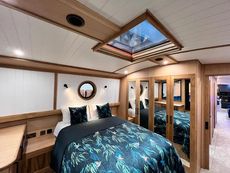 BESPOKE BOAT CO 65ft WIDEBEAM