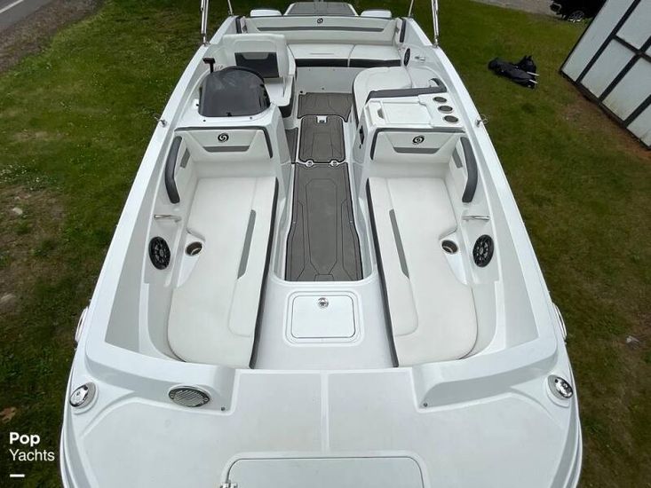 2022 Hurricane 205 sundeck sport