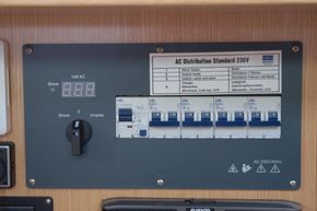2020 Bavaria Vision 42 43