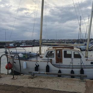 35 ft classic wooden motorsailer