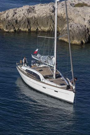 Manufacturer Provided Image: Wauquiez Pilot Saloon 48