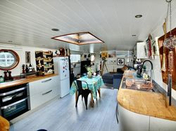 Exceptional Widebeam 65&rsquo;x12&rsquo; With Mooring In Herts Beautifully Fitted