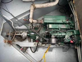 Viking Wide Beam 60 x 10 Highly desirable mooring - Engine