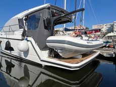 2018 Sealine C330