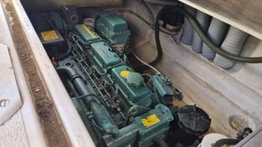 Nimbus 35DC  - Engine