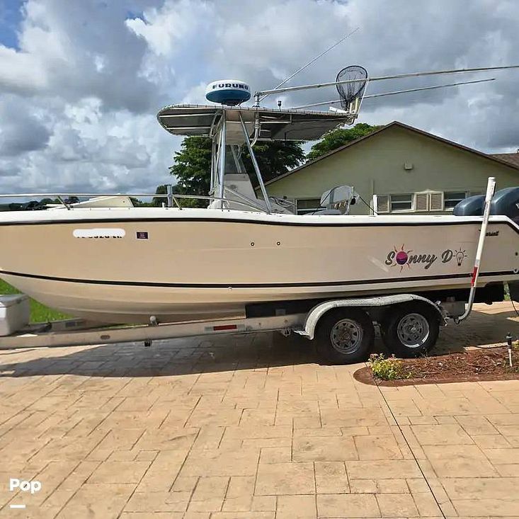 2001 Pursuit 2470