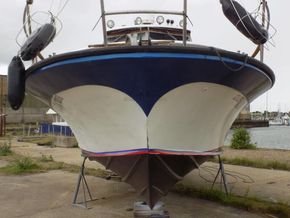 Cobra 33 AFT CABIN! - Bow