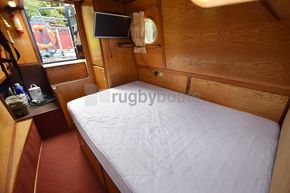 Bedroom aft