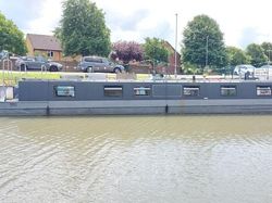 Lucy Ella - A 60ft 1995 John Pinder 2 berth cruiser Stern narrowboat.