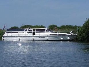 Motor Cruiser 14m Spacious Liveaboard