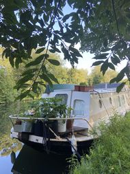 Dutch ‘Tulip’ Barge