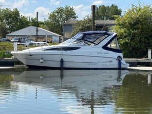 BAYLINER 2855 AT FARNDON MARINA