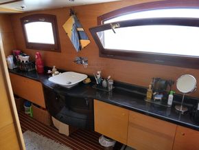 Residential Barge 19m Construction monitored by marine surveyor - Shower