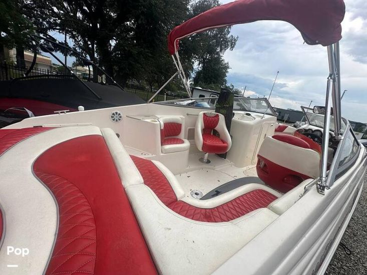 2005 Rinker captiva 232