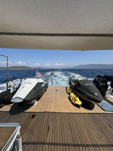 YACHT SUPPORT VESSEL CHARTER 