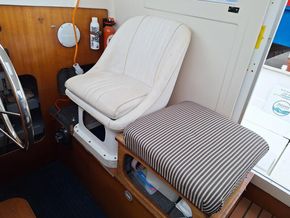 Beneteau Antares 6.05 