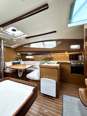 Saloon starboard side