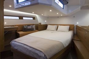 Manufacturer Provided Image: Wauquiez Pilot Saloon 48