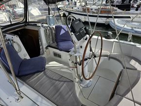 Beneteau Oceanis 321  - Cockpit