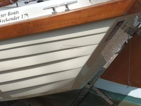 Character Boats - Coastal Weekender 17 foot - Hull Close Up