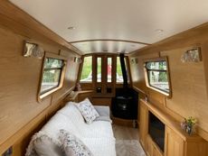 Saloon Fwrd