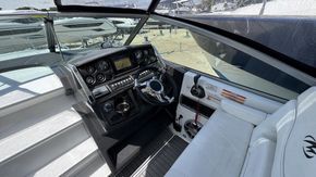 2017 Monterey 275 Sport Yacht 8