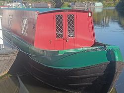 Beautiful 57’ narrowboat traditional stern