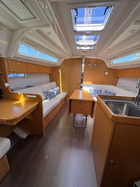 2017 Bavaria 37 Cruiser 20