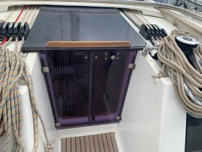 Dufour 460 Grand Large - Companionway