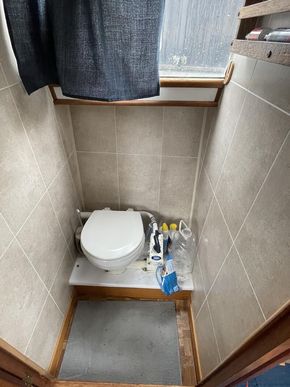 Pump out toilet