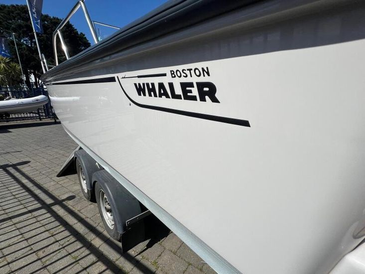2021 Boston Whaler 190 Montauk