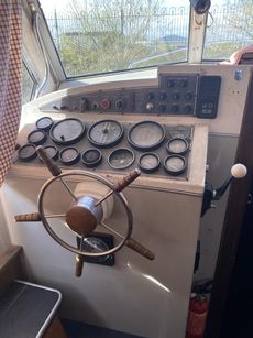 Broom 35 Commander